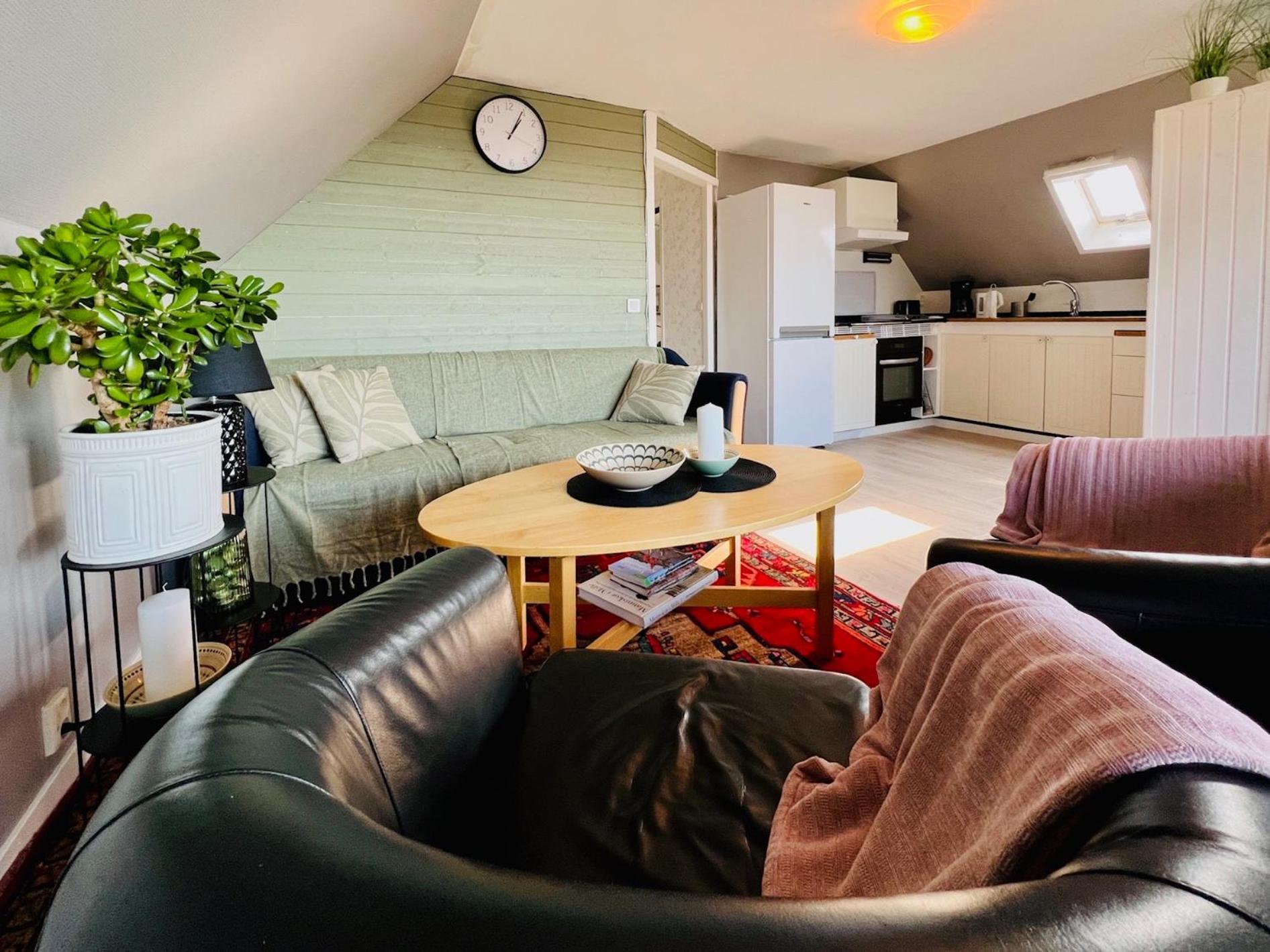 Penthouse-Laegenhet Med Tva Sovrum & Terass Med Havsutsikt Molle Bagian luar foto
